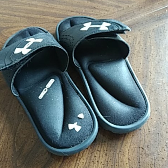 Underarmour kids 4 sandals - Picture 2 of 3